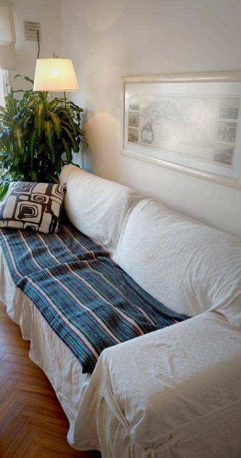 Apartamento Depto 2 ambientes muy luminoso con internet y vista a la plaza Ciudad Autónoma de Ciudad Autónoma de Buenos Aires Exterior foto