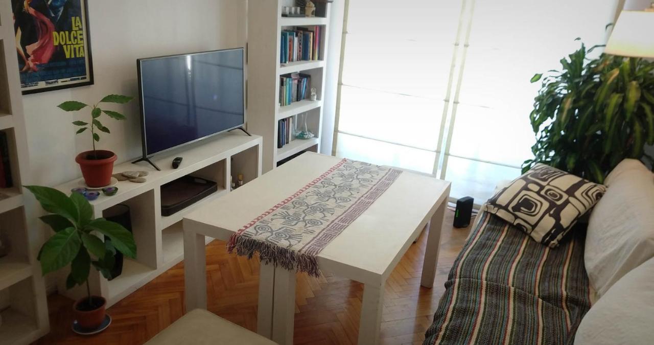 Apartamento Depto 2 ambientes muy luminoso con internet y vista a la plaza Ciudad Autónoma de Ciudad Autónoma de Buenos Aires Exterior foto