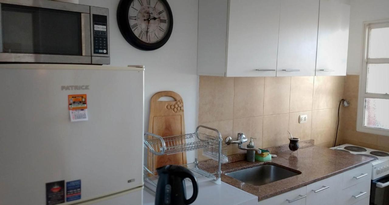 Apartamento Depto 2 ambientes muy luminoso con internet y vista a la plaza Ciudad Autónoma de Ciudad Autónoma de Buenos Aires Exterior foto