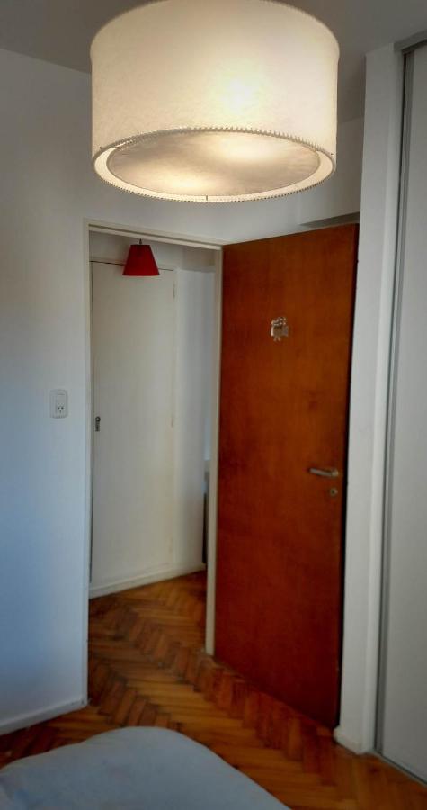 Apartamento Depto 2 ambientes muy luminoso con internet y vista a la plaza Ciudad Autónoma de Ciudad Autónoma de Buenos Aires Exterior foto