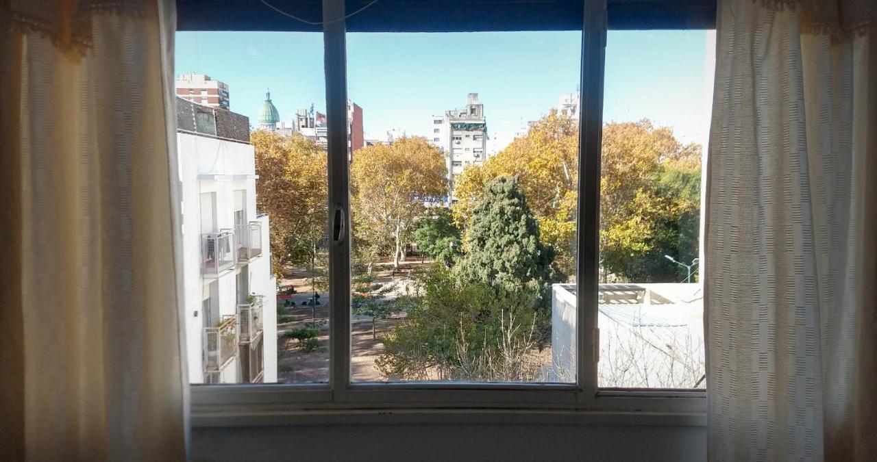 Apartamento Depto 2 ambientes muy luminoso con internet y vista a la plaza Ciudad Autónoma de Ciudad Autónoma de Buenos Aires Exterior foto